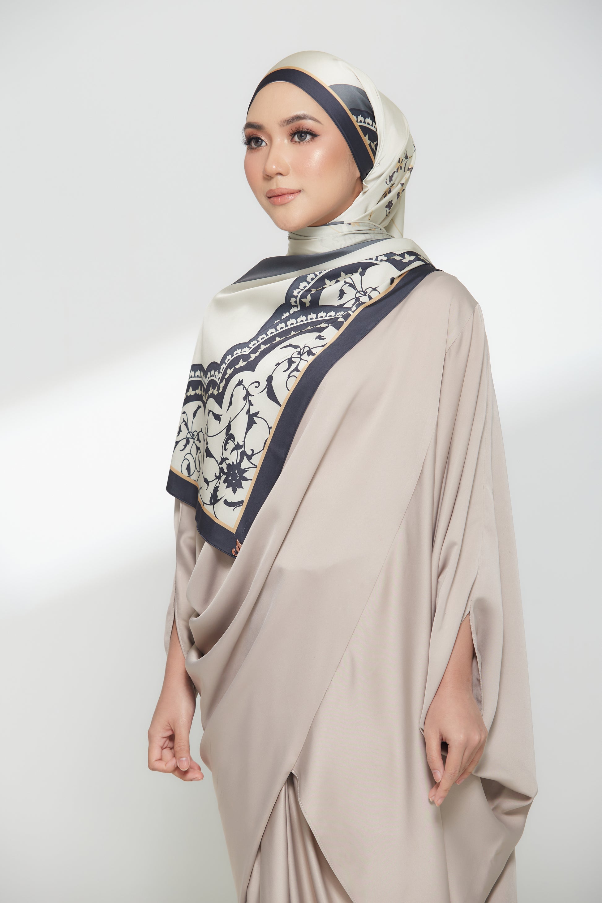 Grey (Shawl)