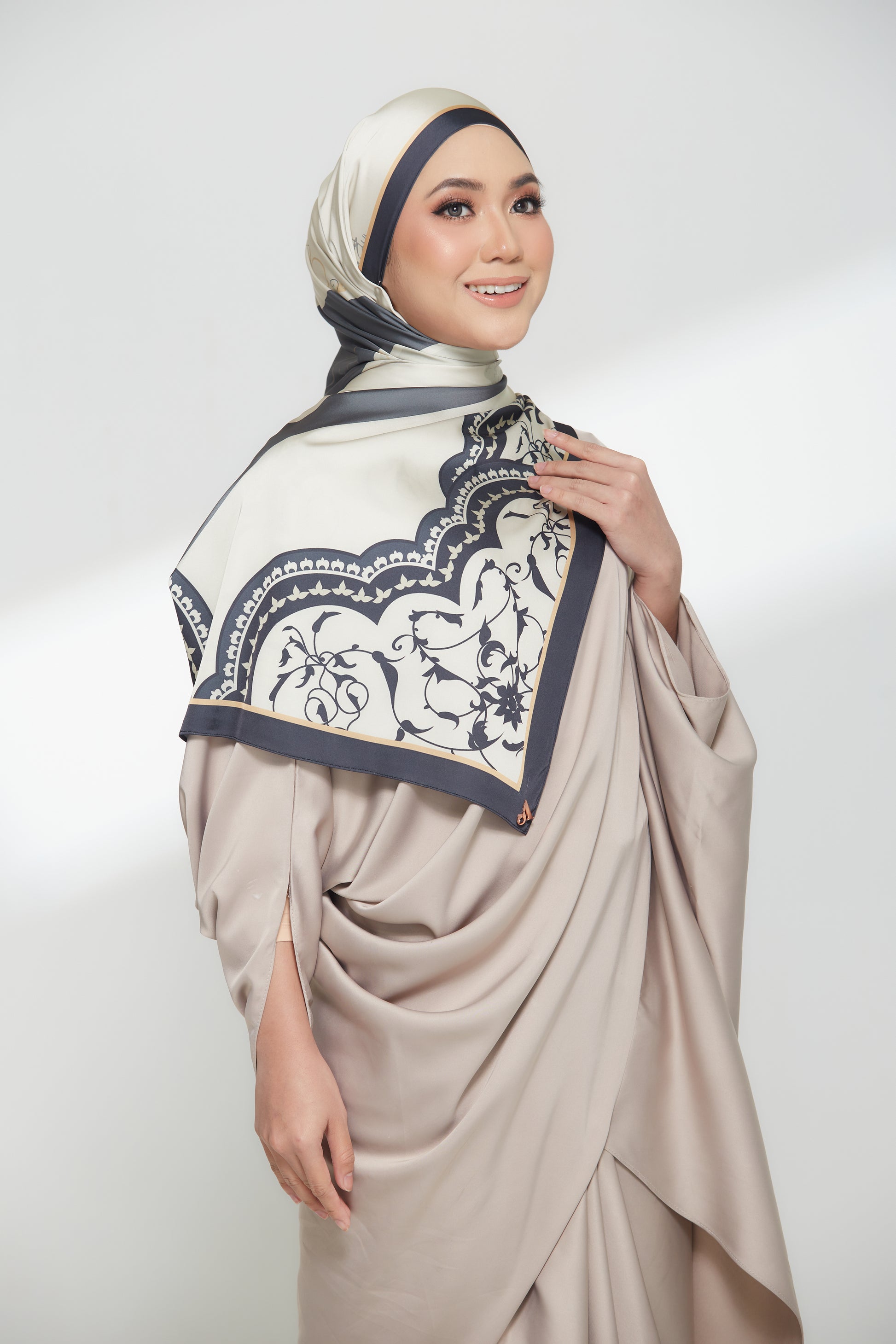 Grey (Shawl)