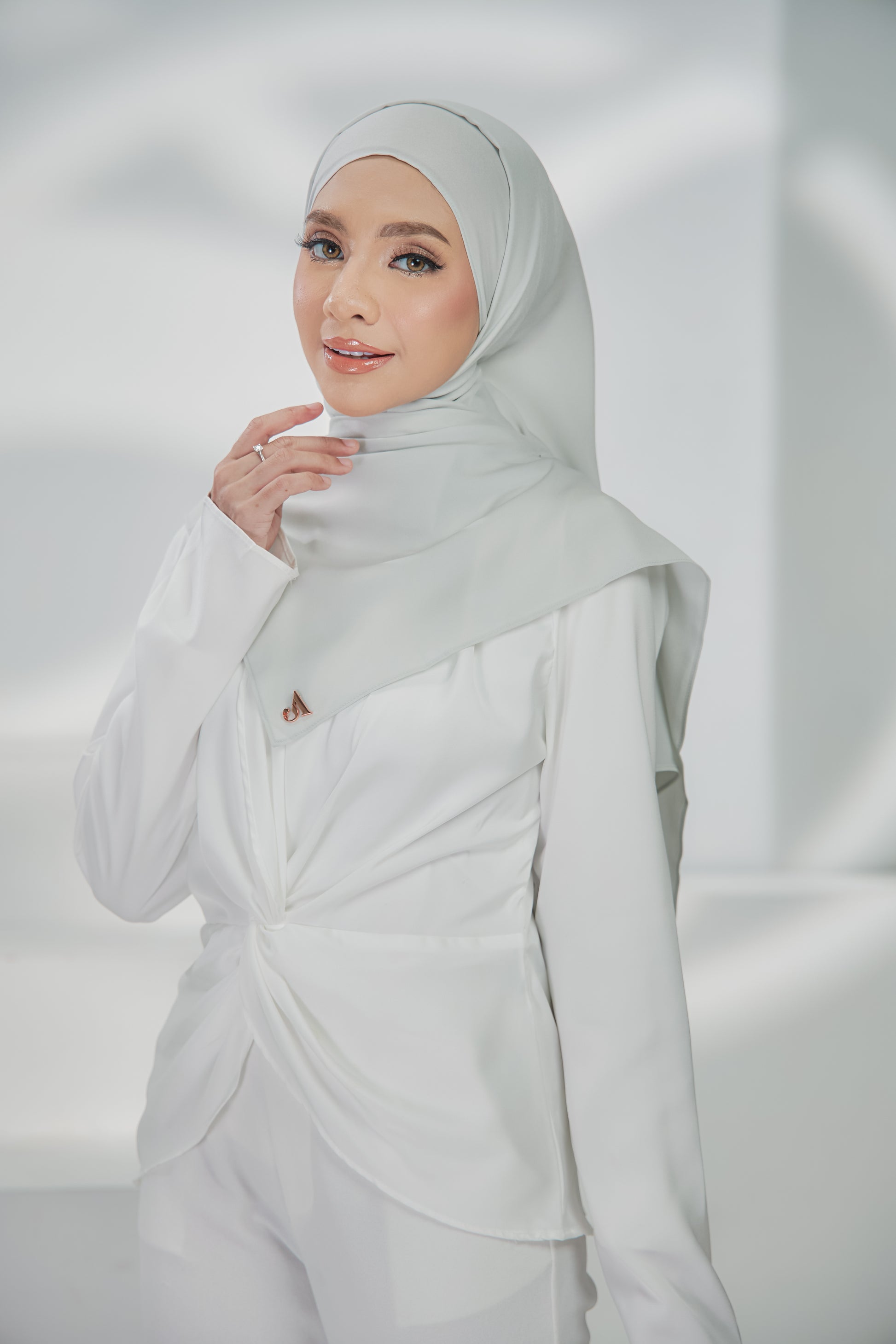 Ayu Light Grey (Shawl)
