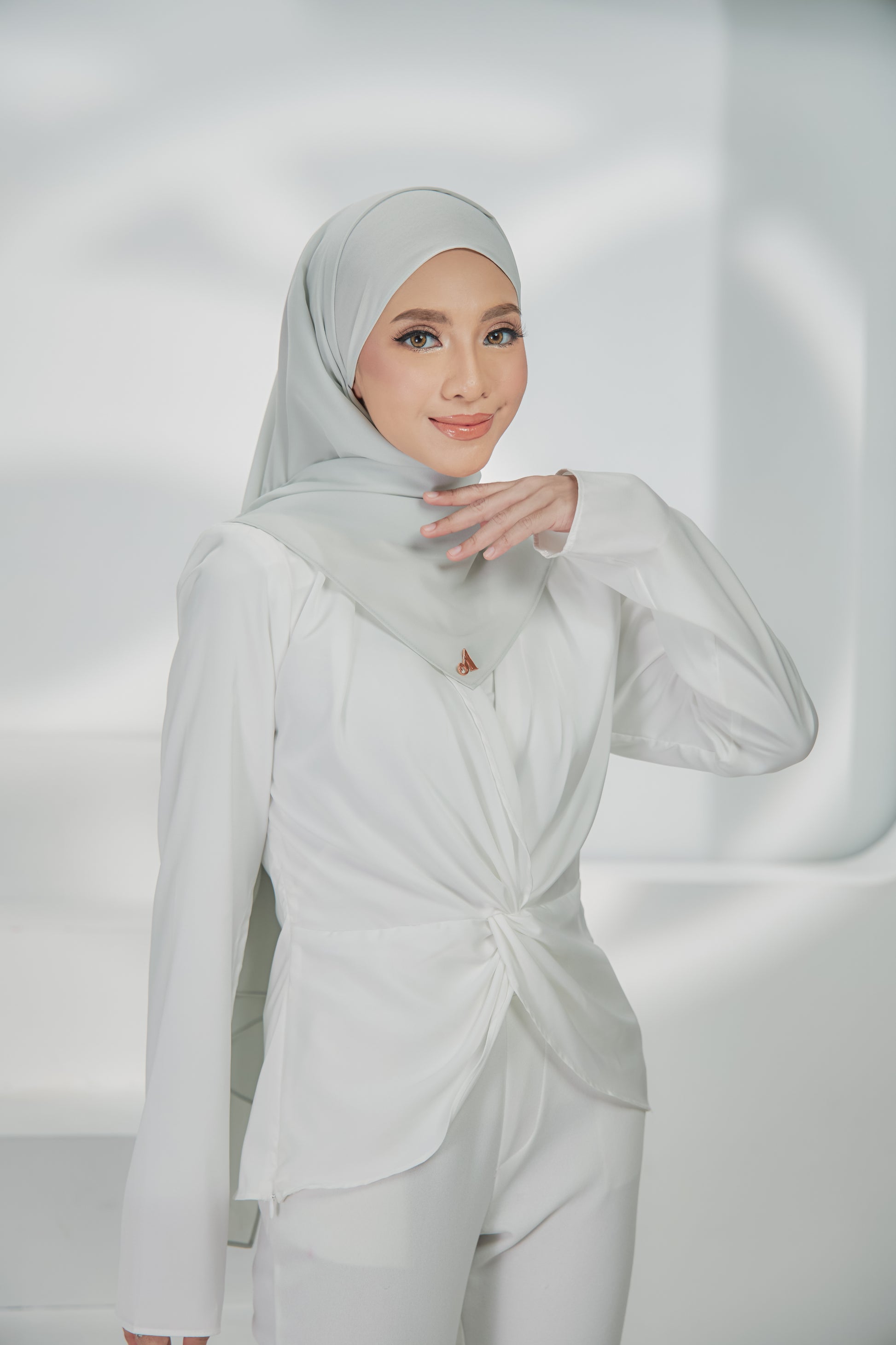 Ayu Light Grey (Shawl)