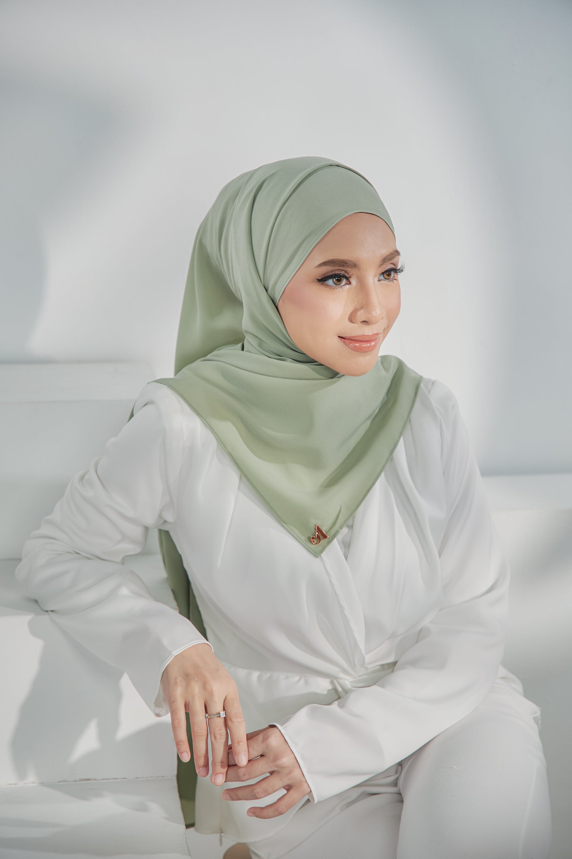 Ayu Seagrass Green (Shawl)
