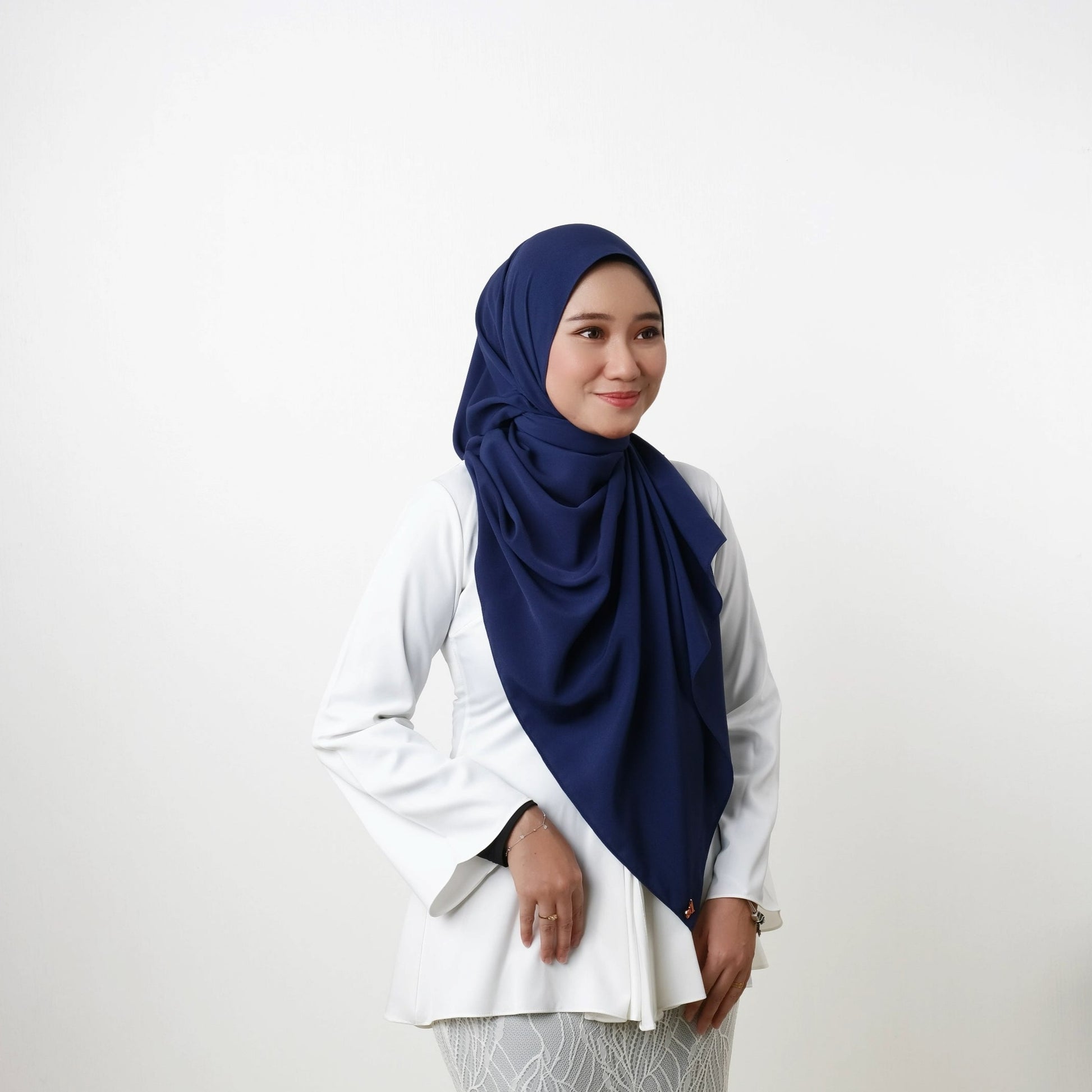 Ayu Medieval Blue (Shawl)