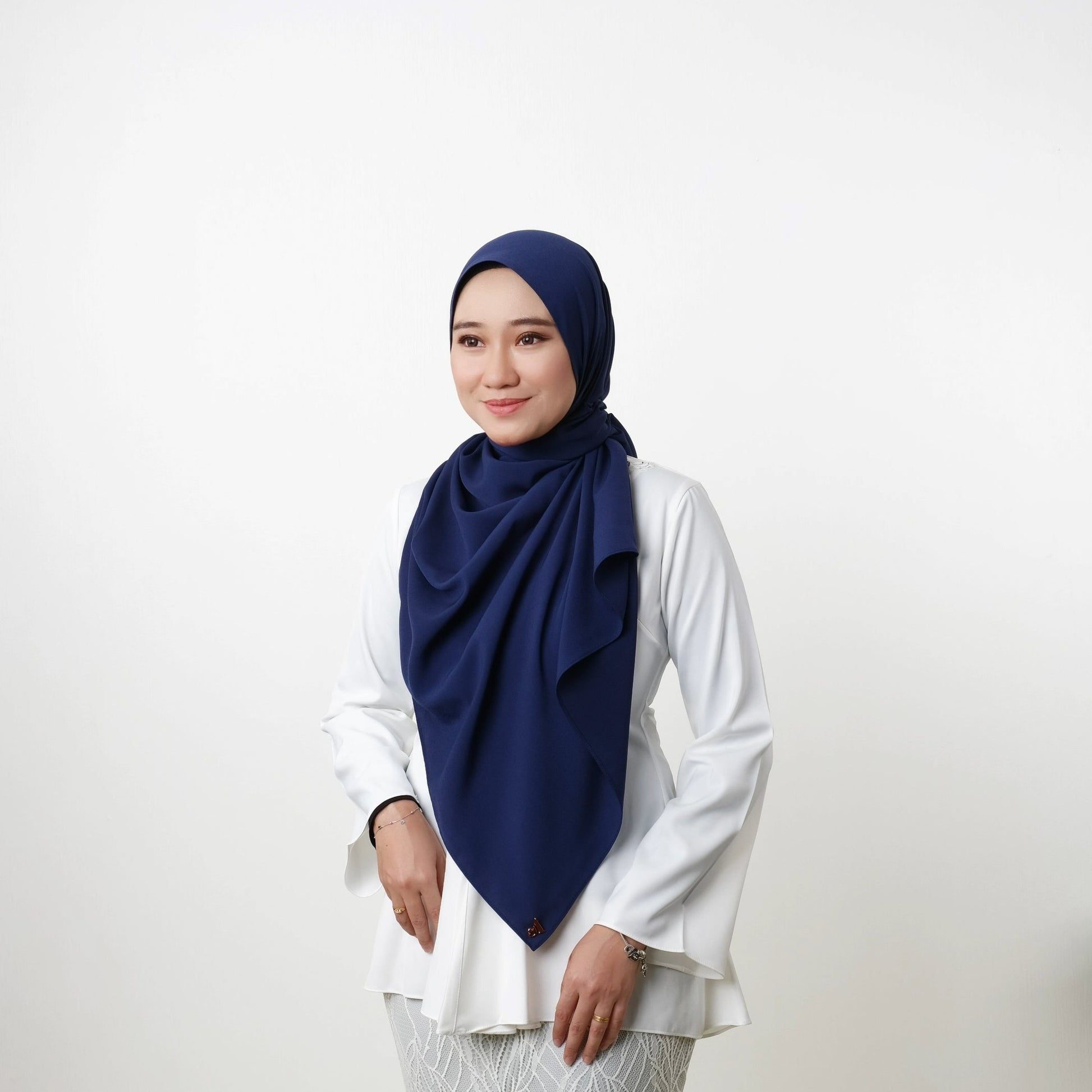 Ayu Medieval Blue (Shawl)