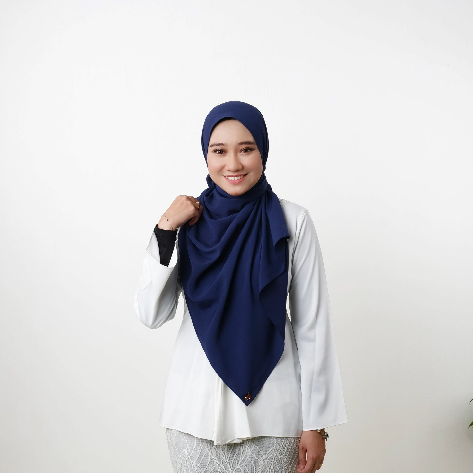 Ayu Medieval Blue (Shawl)