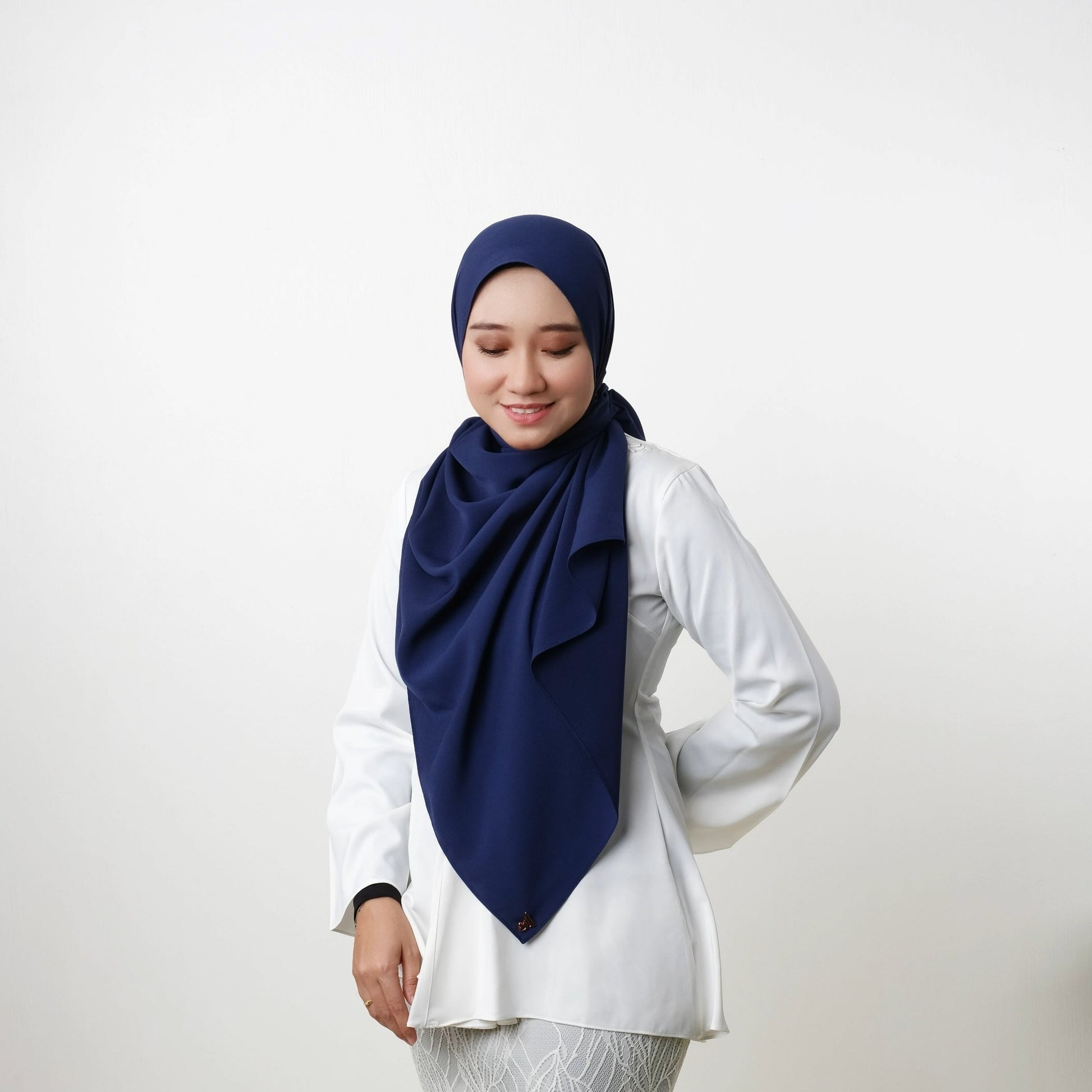 Ayu Medieval Blue (Shawl)