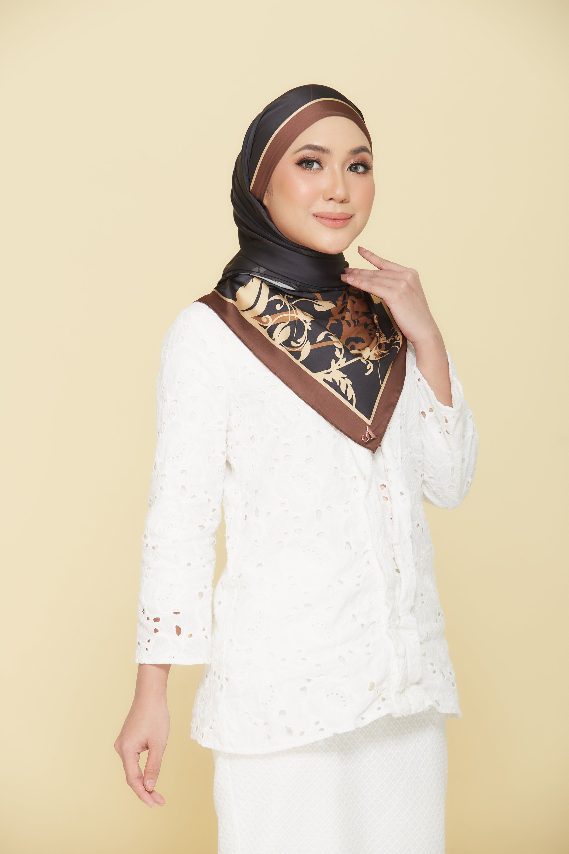 Pelita (Shawl)