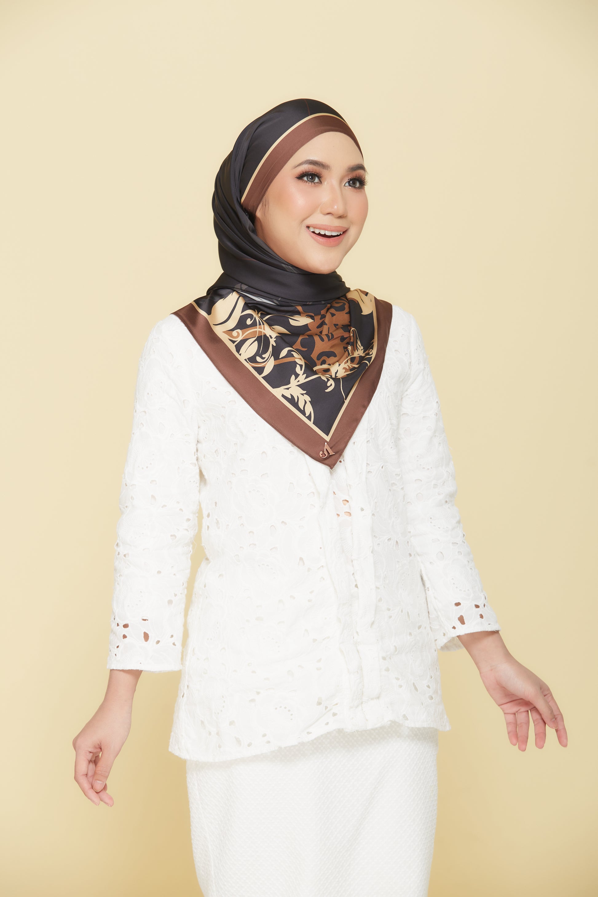 Pelita (Shawl)