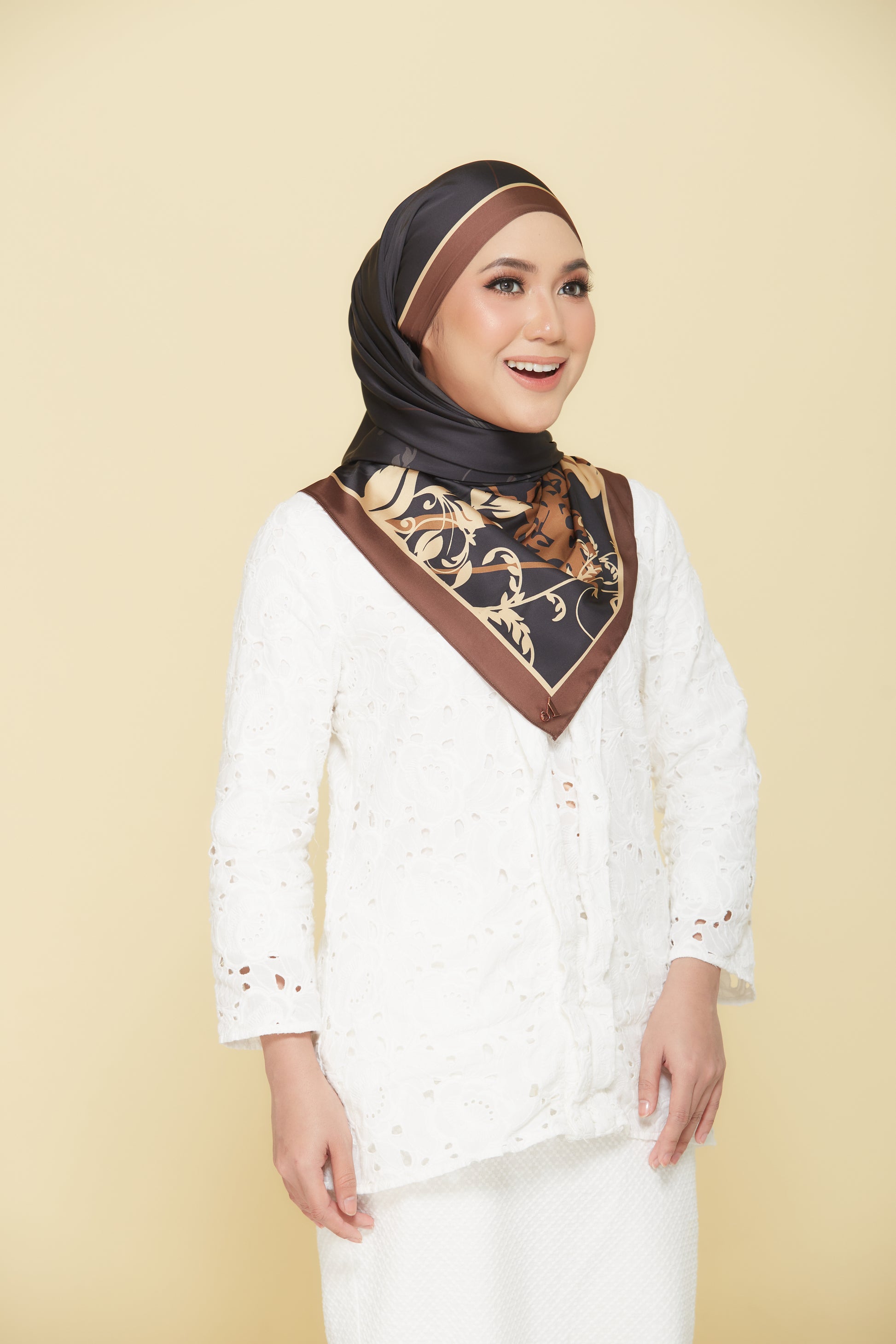 Pelita (Shawl)