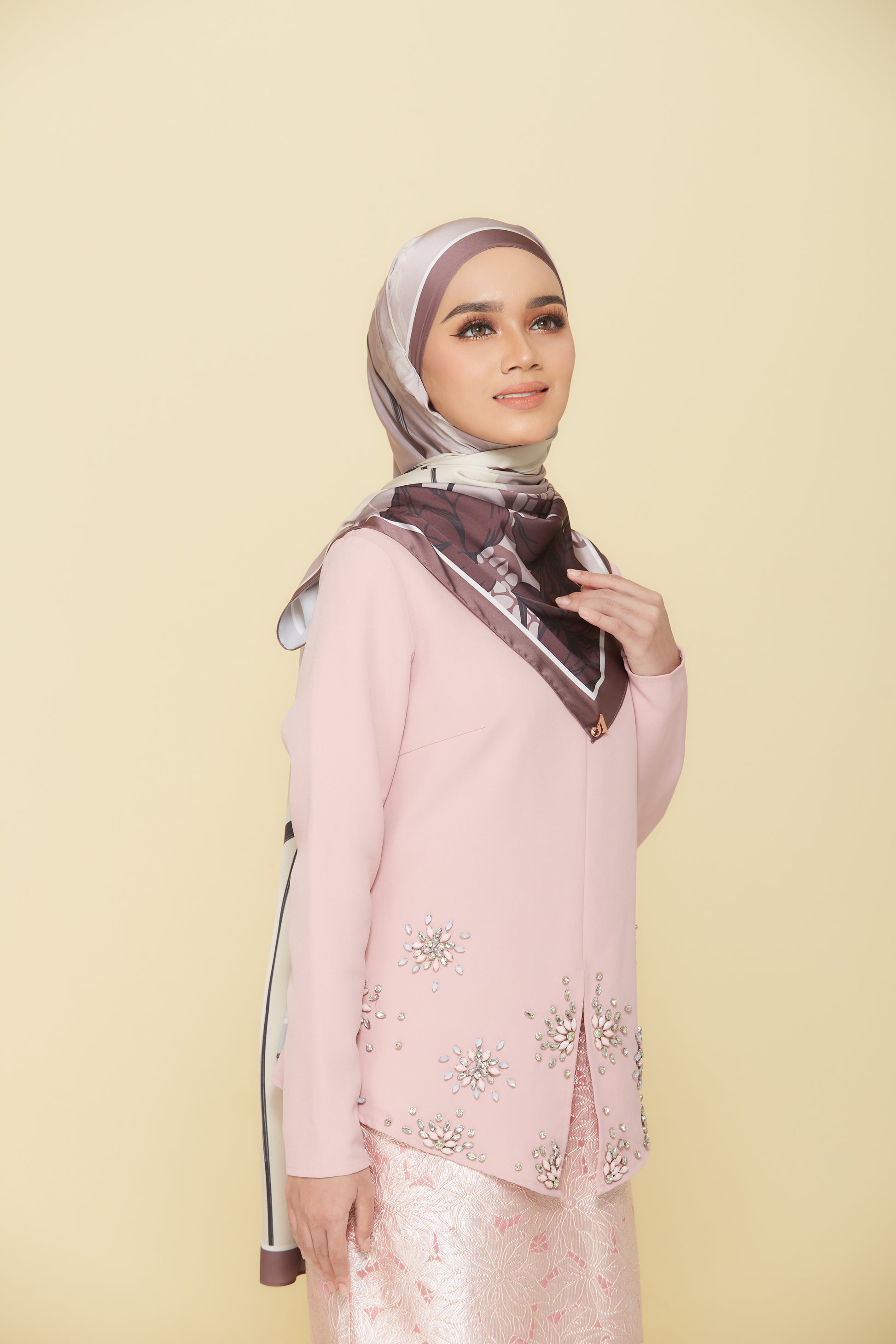 Kerawang (Shawl)