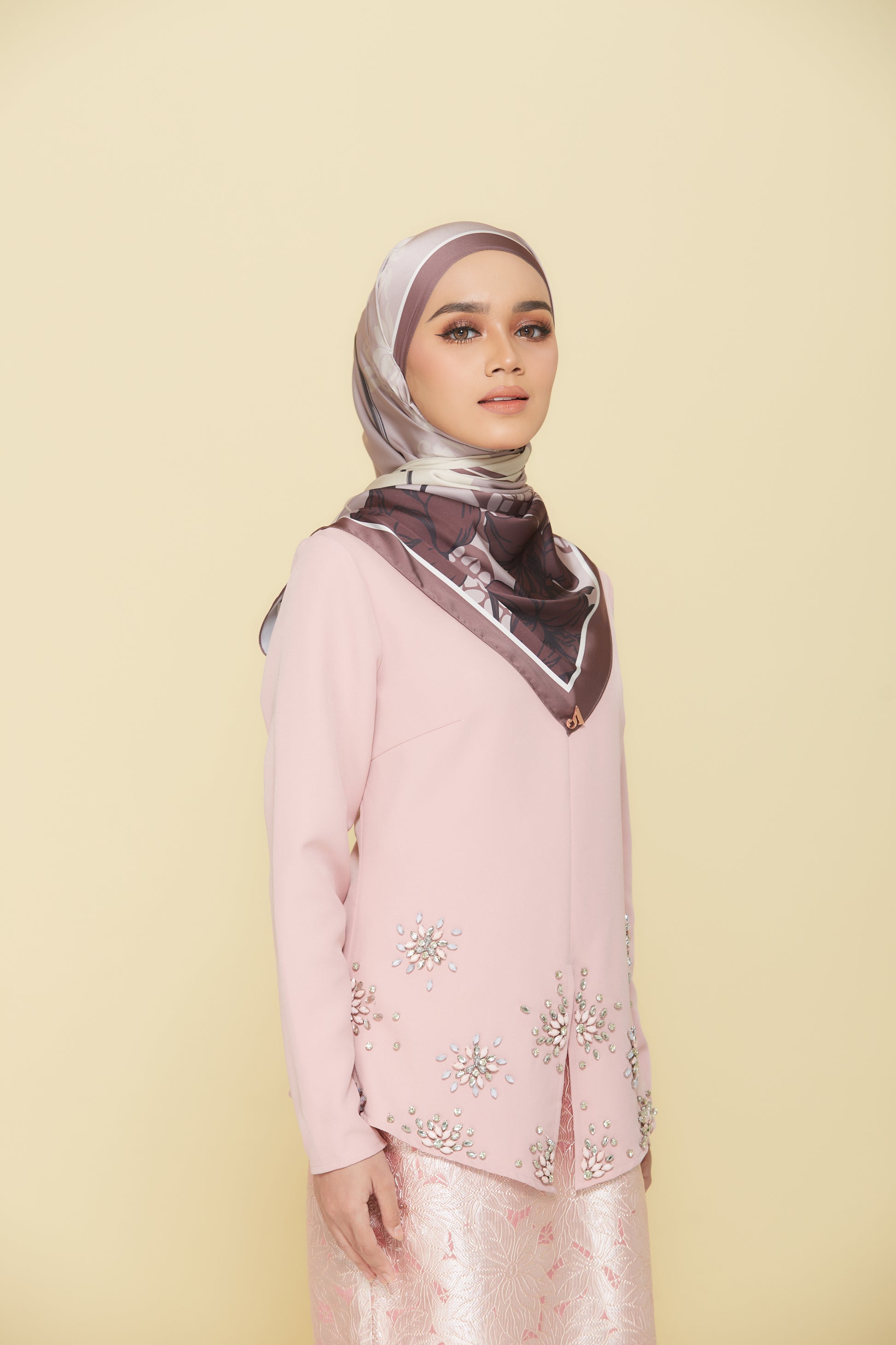 Kerawang (Shawl)