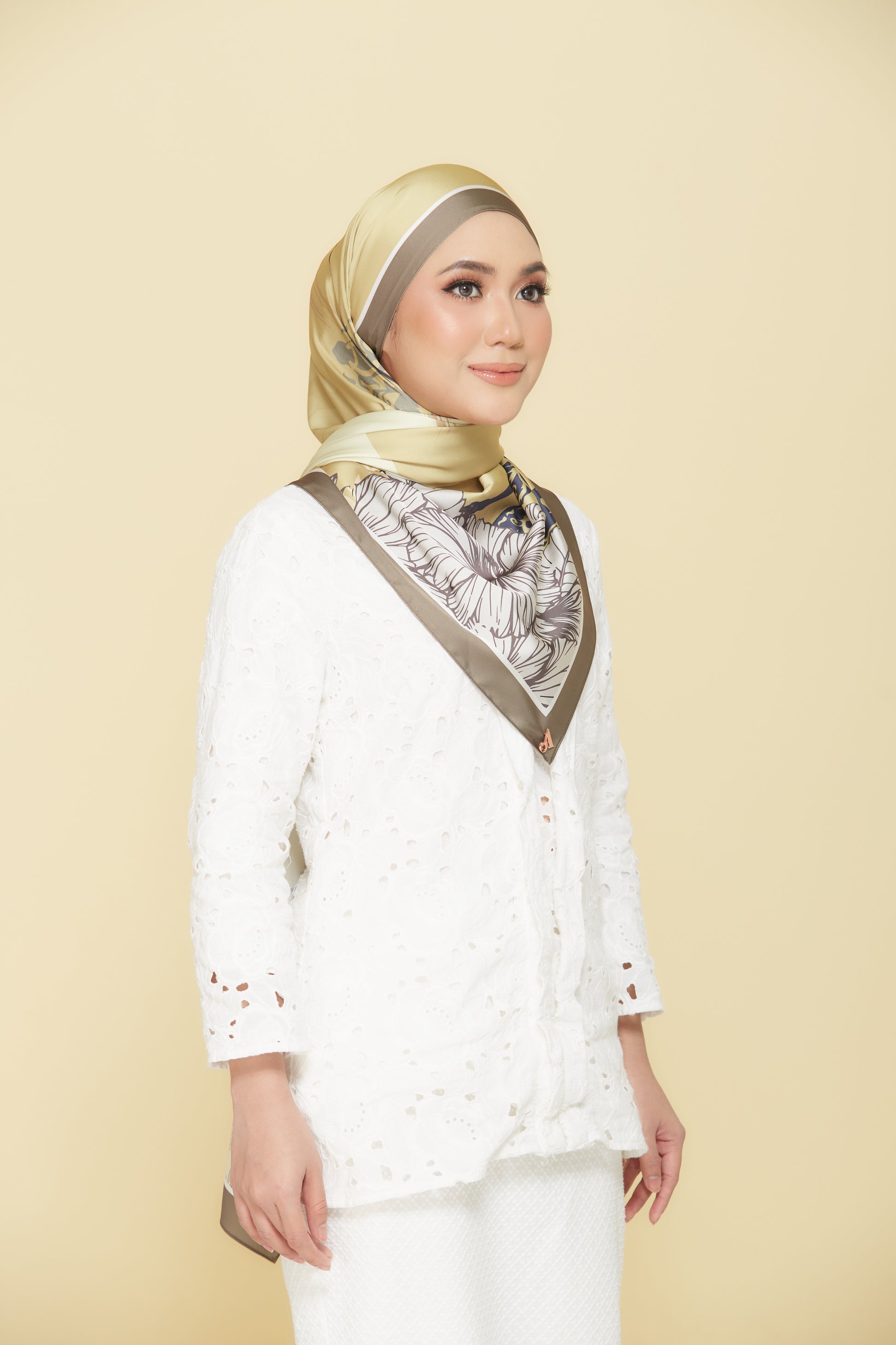Wau Bulan (Shawl)